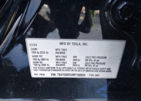 2024 Tesla Model Y Long Range Dual Motor All-Wheel Drive z USA, uszkodzony, nr VIN 7SAYGDEE4RF158854